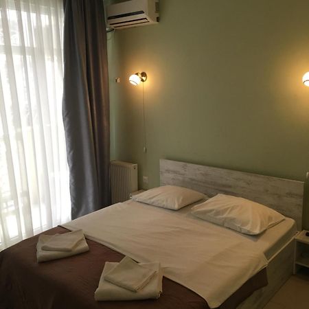 Hotel Lim Batoemi Buitenkant foto