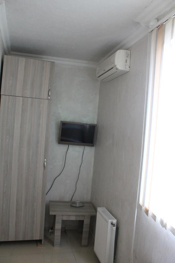 Hotel Lim Batoemi Buitenkant foto