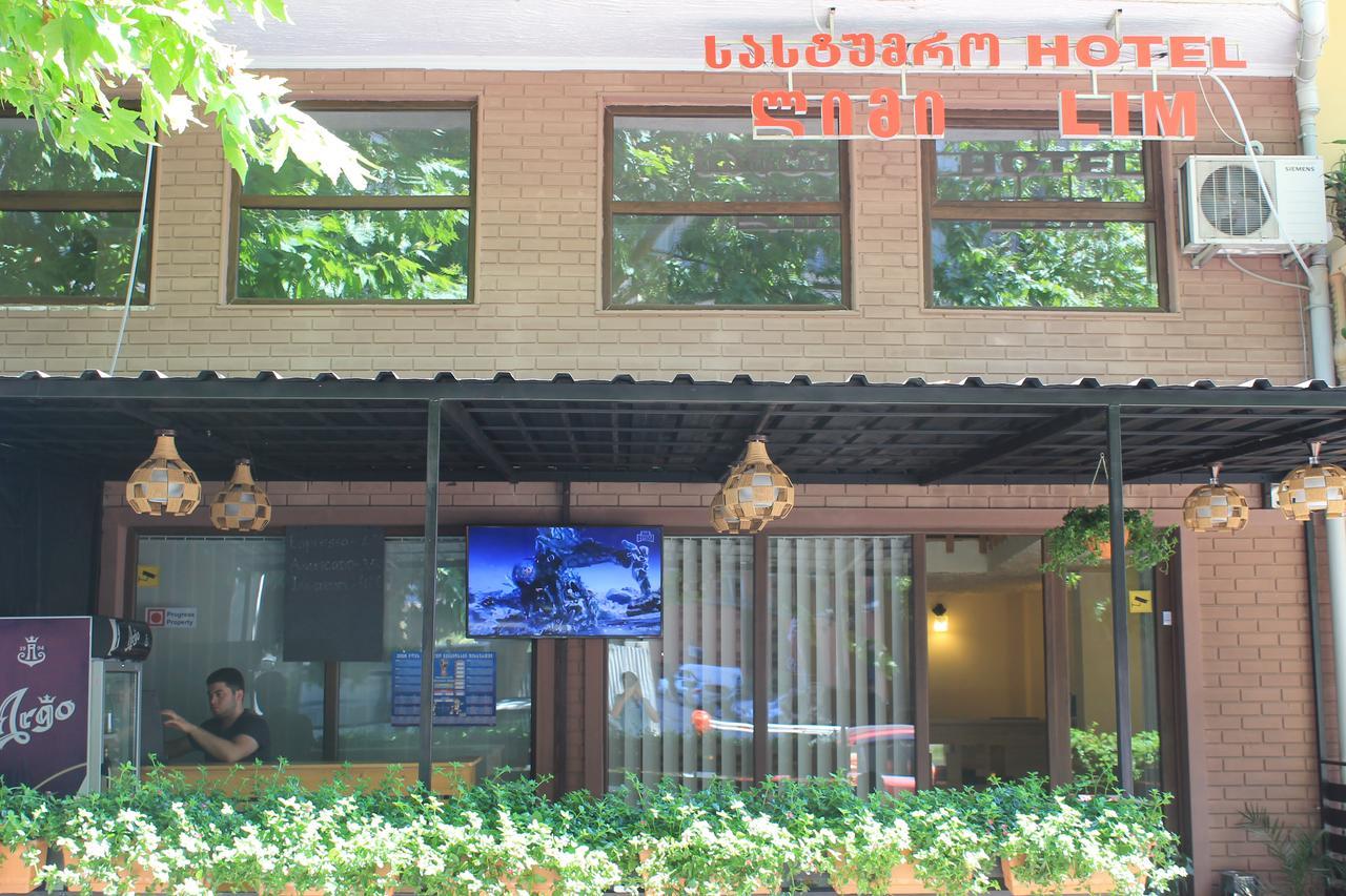 Hotel Lim Batoemi Buitenkant foto