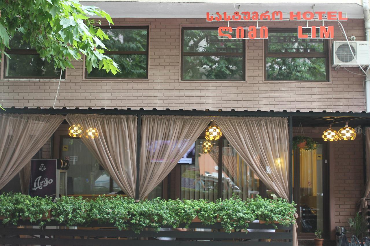 Hotel Lim Batoemi Buitenkant foto